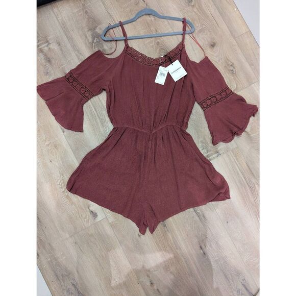 Boho Cold Shoulder Romper! - Picture 1 of 11